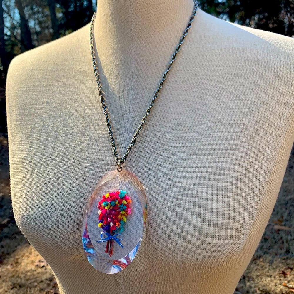 💐Vintage Resin Floral Bouquet Necklace💐